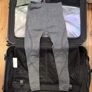 Seamless High Waisted Grey Leggings Crop Size 4 New